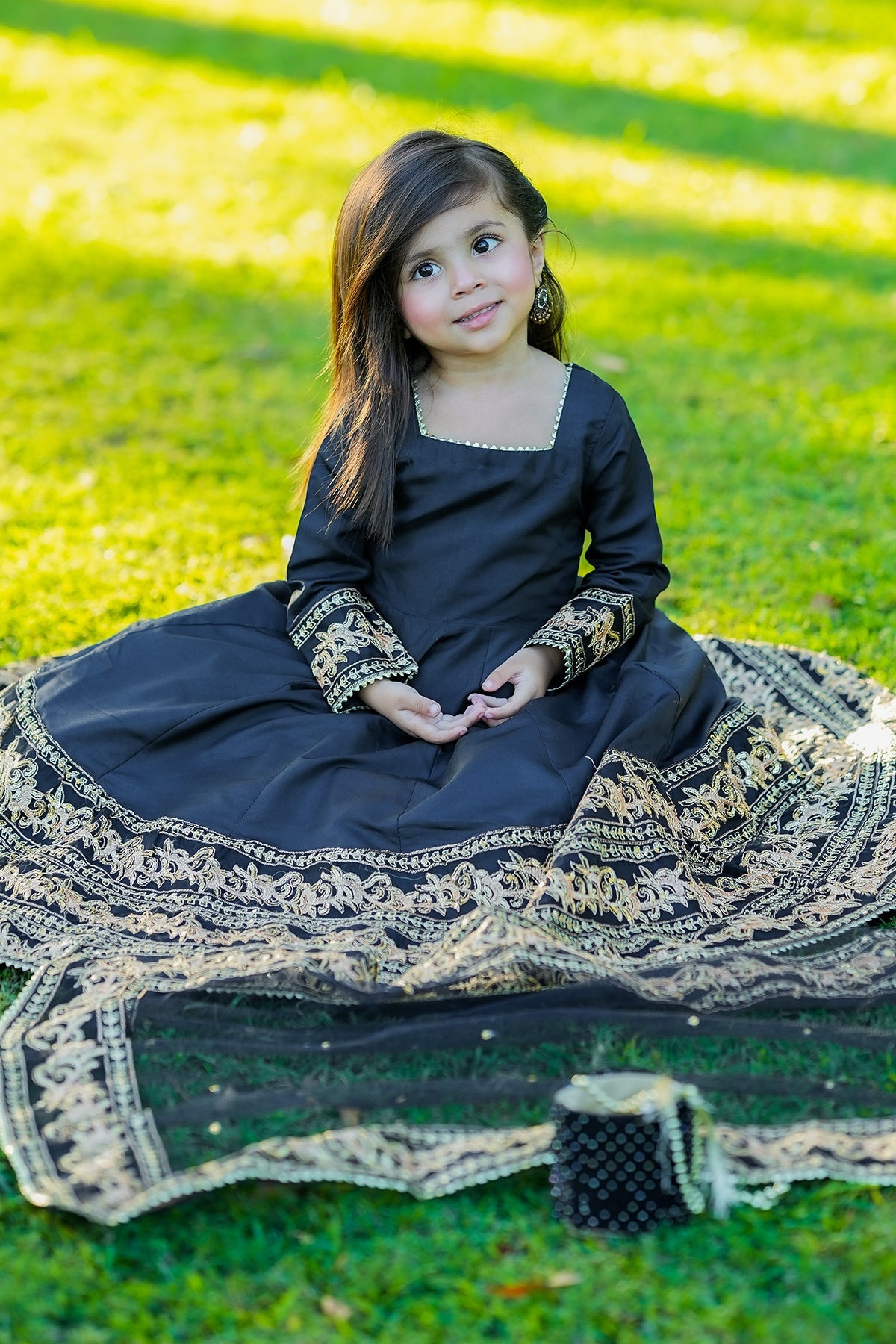 Ziyana Black Gold Grace