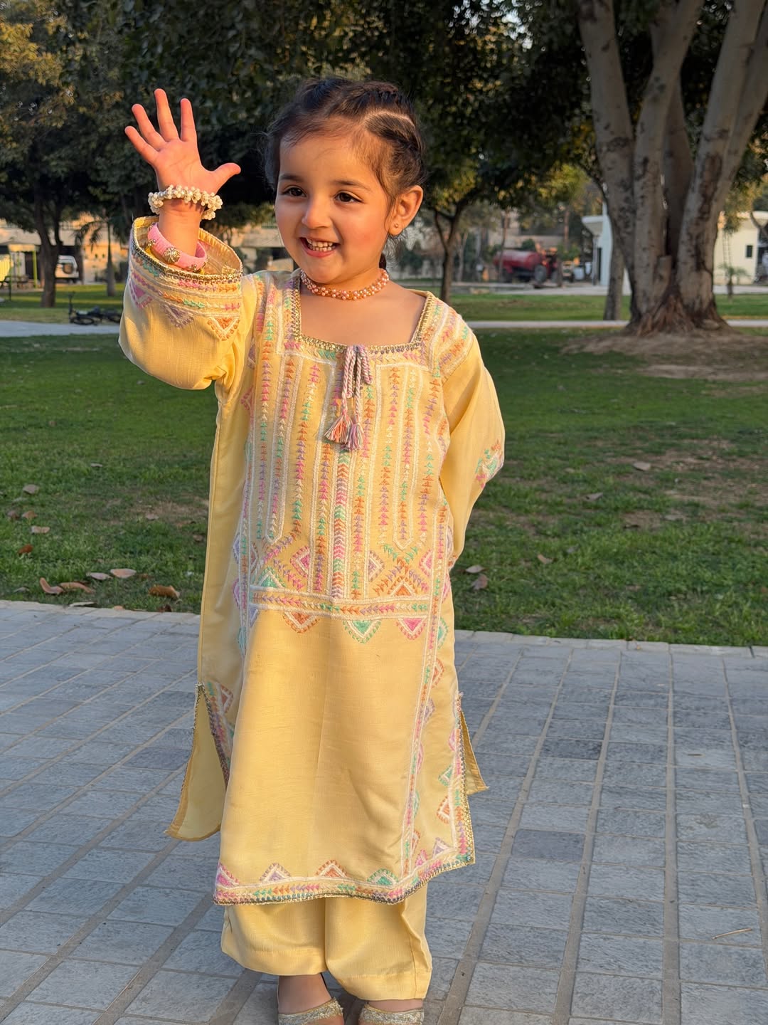 Ayla Sunshine Bloom Set