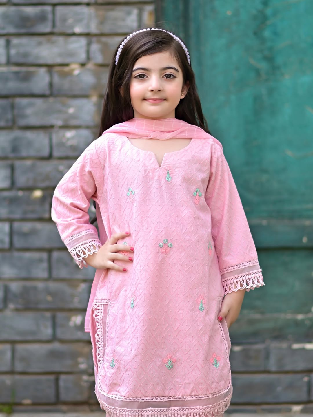 Aarohi Pink Embroidered Cotton Kurta Set