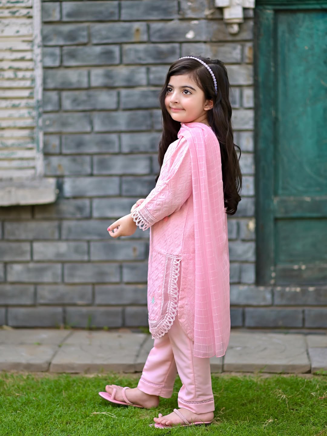 Aarohi Pink Embroidered Cotton Kurta Set