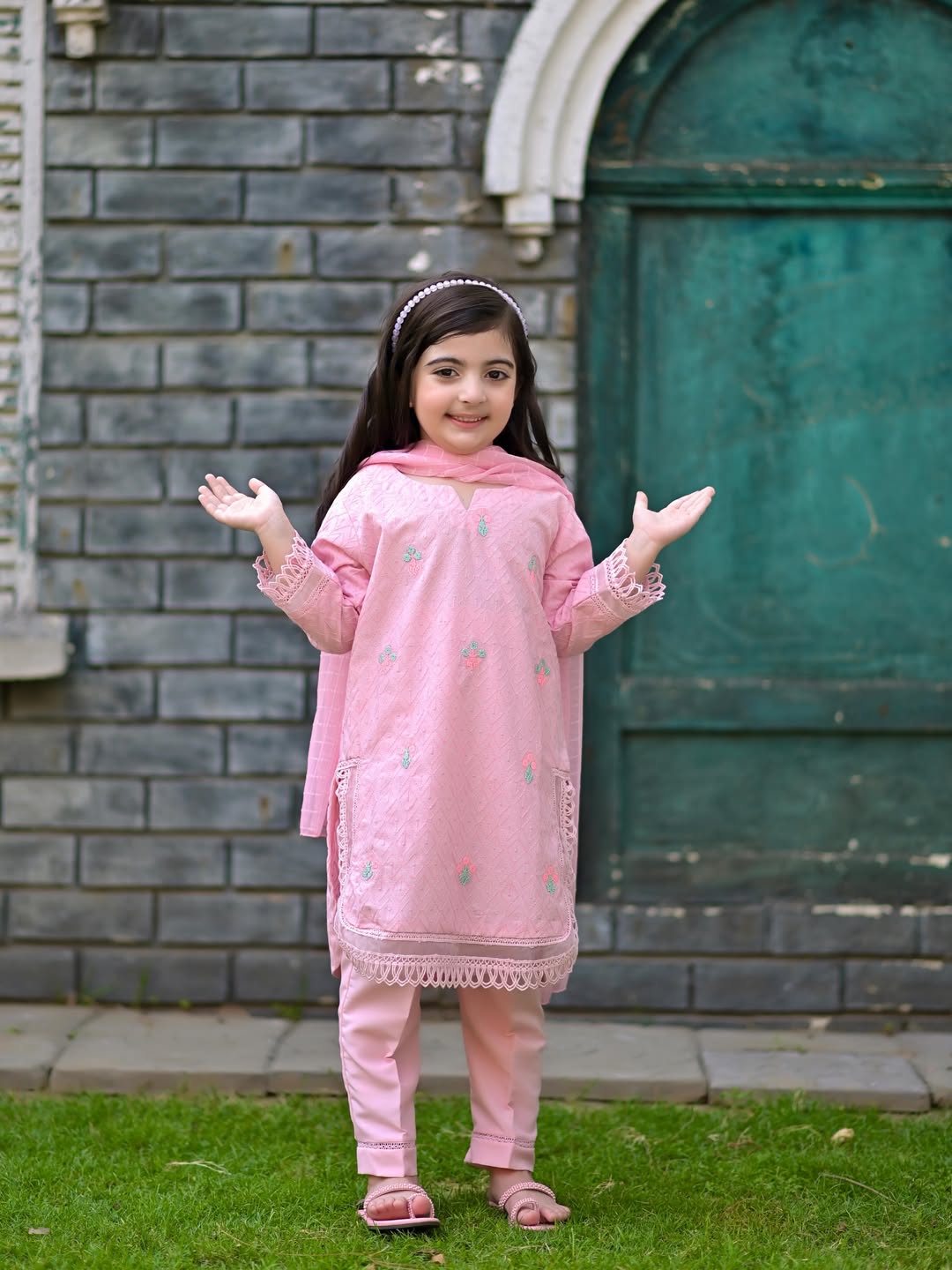 Aarohi Pink Embroidered Cotton Kurta Set